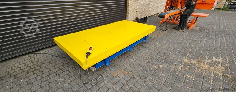 Scissor lift 2500kg podnośnik nożycowy