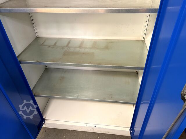 Lot of workshop cabinets without contents KAISER + KRAFT Workshop Cabinets (3x)