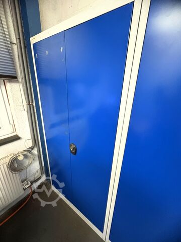 Lot of workshop cabinets without contents KAISER + KRAFT Workshop Cabinets (3x)