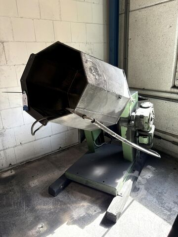 Vibratory grinding machine VEB SG 3