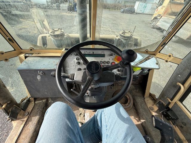 Single drum roller HAMM DV 08 Super Walze 12 Ton *Vibrator *Streuer