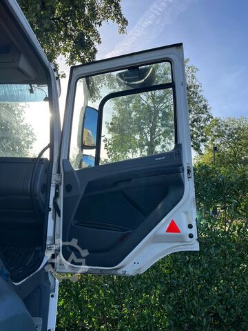 Suitcase DAF CF 370 FA LUCHTVERING BEIDE ASSEN