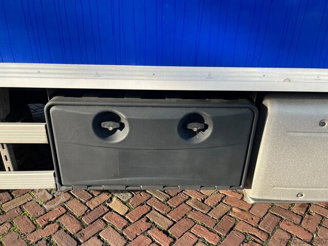 Suitcase DAF CF 370 FA LUCHTVERING BEIDE ASSEN