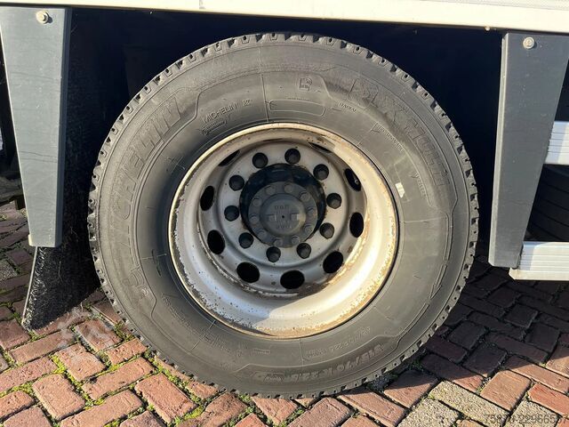 Suitcase DAF CF 370 FA LUCHTVERING BEIDE ASSEN
