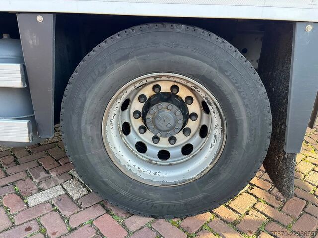 Suitcase DAF CF 370 FA LUCHTVERING BEIDE ASSEN