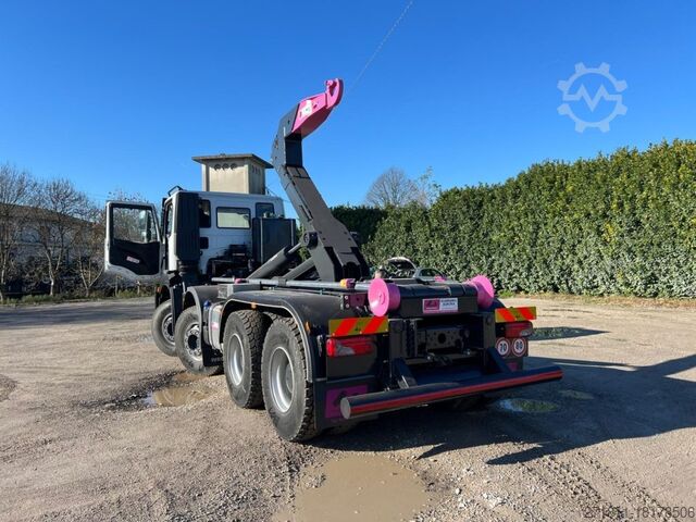 Roll-off tipper truck IVECO IVECO TRAKKER T-WAY AD510 NUOVO SCARRABILE