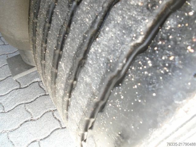 Open semitrailer with tarp Schmitz Cargobull Curtainsider Mega