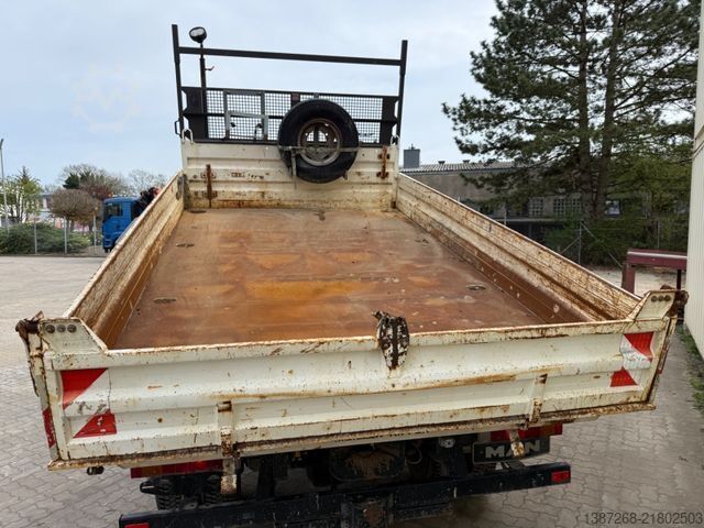Three-way tipper van MAN 8.180 Doka / Meiller Kipper