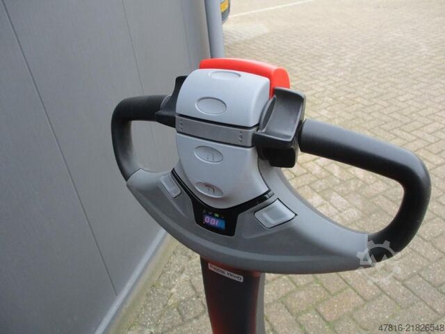 Pallet truck TOYOTA LWE160