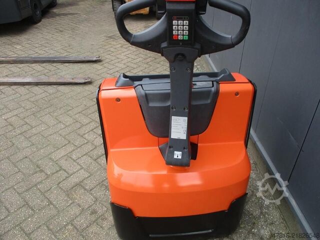 Pallet truck TOYOTA LWE160