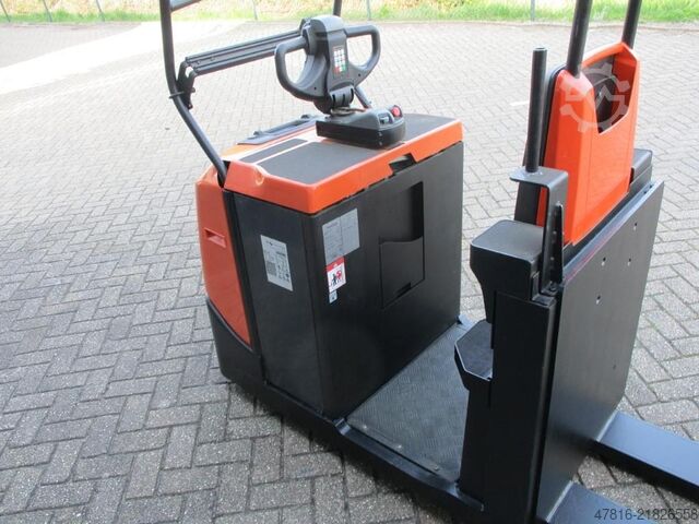Low lifting order picker TOYOTA OSE250