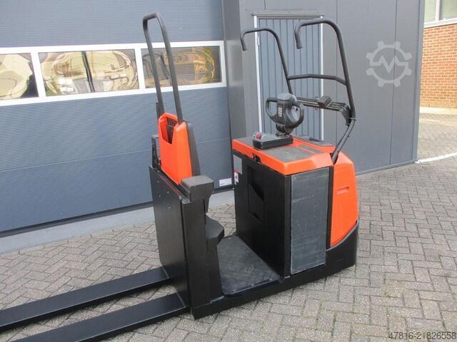 Low lifting order picker TOYOTA OSE250