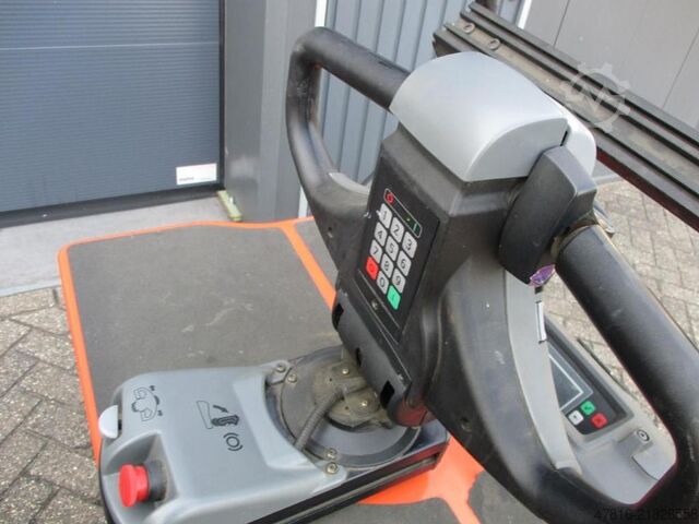 Low lifting order picker TOYOTA OSE250