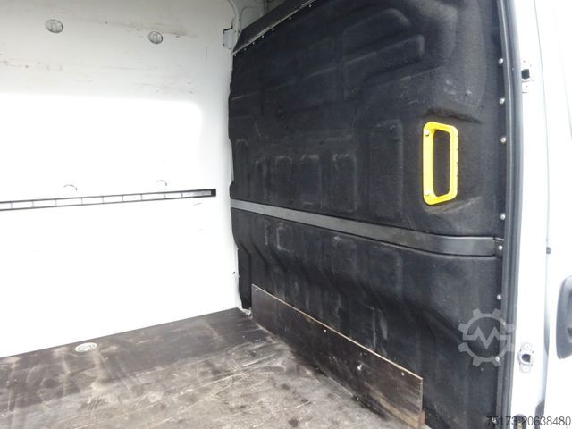 High top van IVECO Daily Kasten 35 S 16A8 V AHK Kamera