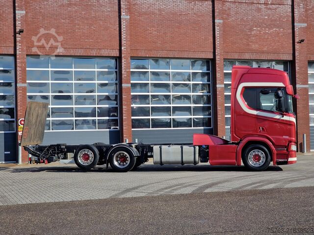 Chassis with cab Scania R580 V8 NGS Highline 6x2*4 - Chassis - Loadlift...