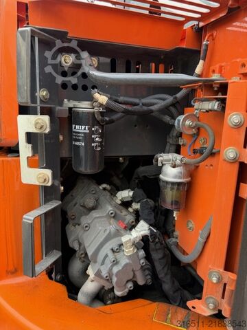 Chain excavator Hitachi ZX85 USB-5A