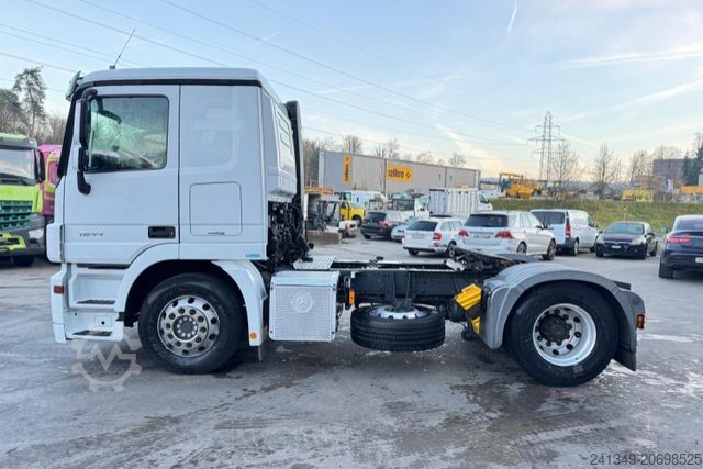 Standard tractor unit MERCEDES-BENZ Actros 1844 4x2 ADR