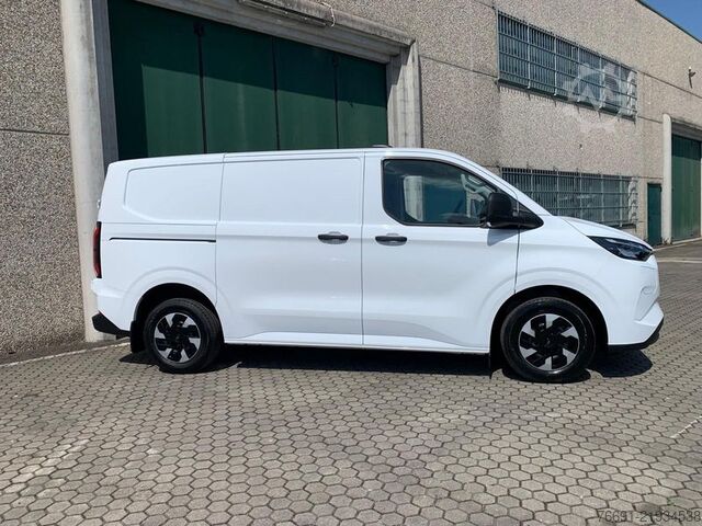 High top van Ford E-Custom Van 320 L1 - Autonomia 370 Km