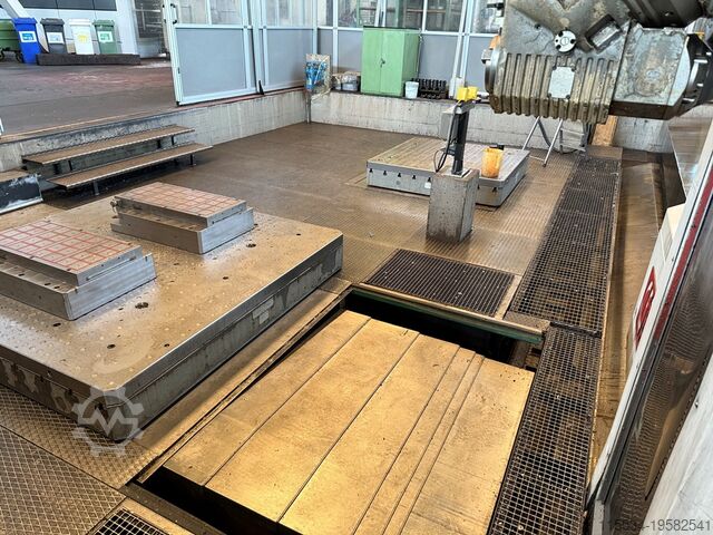 Mobile column milling machine with 2 tables FPT Industrie RONIN