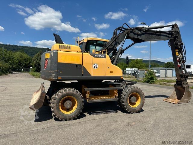 Mobile excavator VOLVO EW 140 D Baujahr 2014