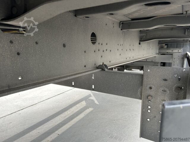 Box body Schmitz Cargobull SCB S3B / Box Trailer / BPW Drum / NL Trailer /...