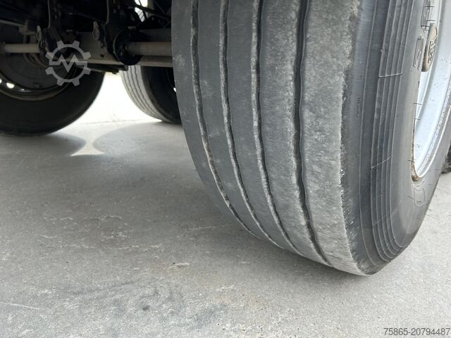 Box body Schmitz Cargobull SCB S3B / Box Trailer / BPW Drum / NL Trailer /...