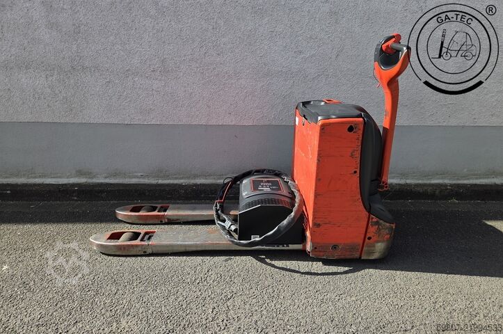 Manual pallet jack Linde T16