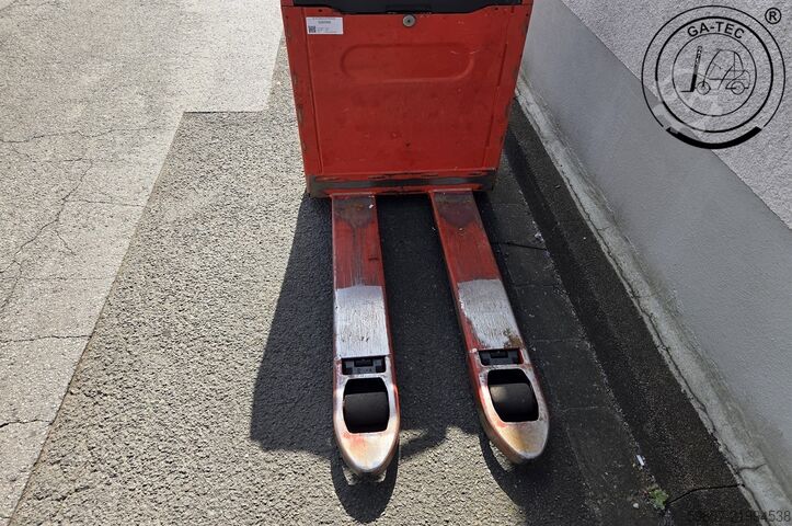 Manual pallet jack Linde T16