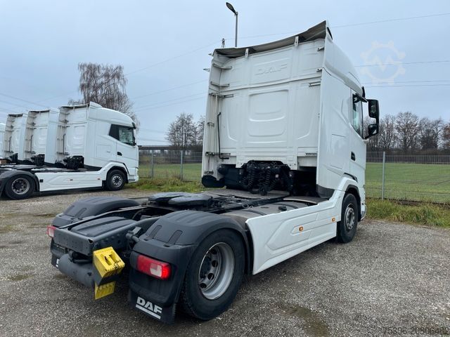 Standard tractor unit DAF FT XG 530