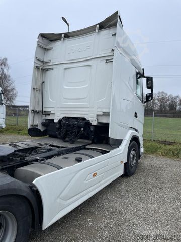 Standard tractor unit DAF FT XG 530