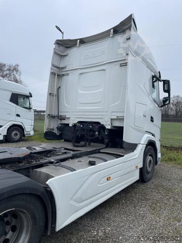 Standard tractor unit DAF FT XG 530