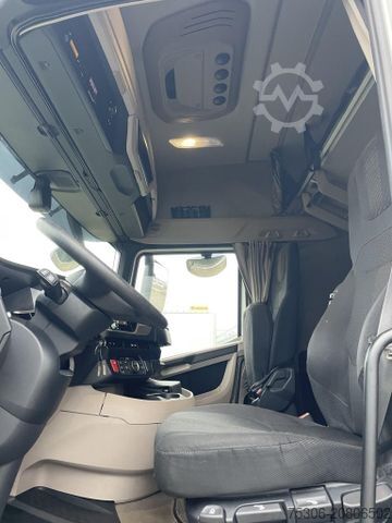 Standard tractor unit DAF FT XG 530