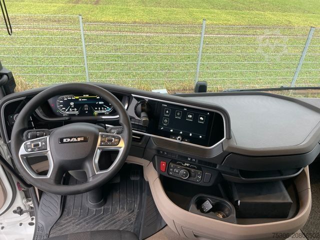 Standard tractor unit DAF FT XG 530