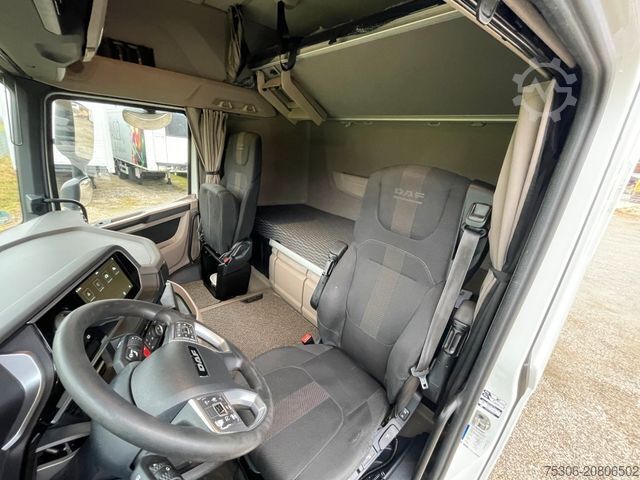 Standard tractor unit DAF FT XG 530