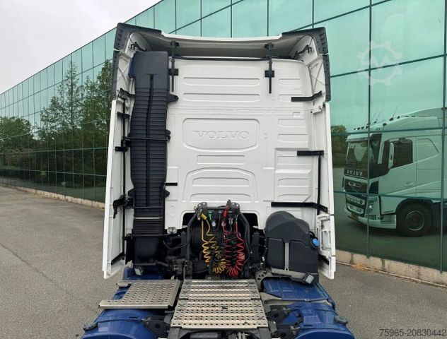 Standard SZM VOLVO FH GLOBETROTTER 6X2 701.000 KM SUPER CONDITION N