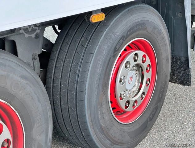 Kühlauflieger SCHMITZ CARGOBULL SKO 24 THERMO KING SLX 200 ONLY 3645 ENGINE HOUR