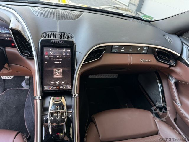 Van FERRARI Roma Coupe Schwarz