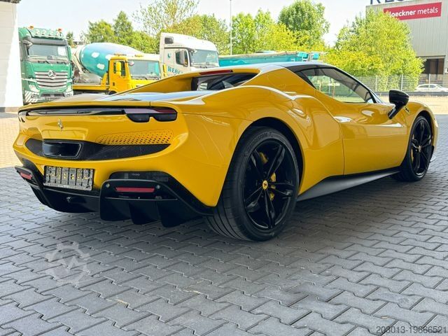 Van FERRARI 296 GTB Coupe