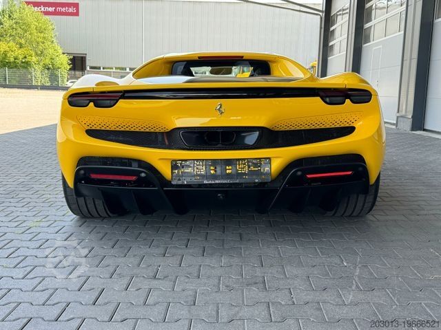 Van FERRARI 296 GTB Coupe