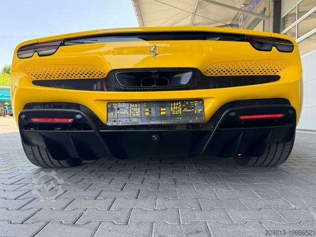 Van FERRARI 296 GTB Coupe