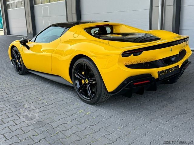 Van FERRARI 296 GTB Coupe