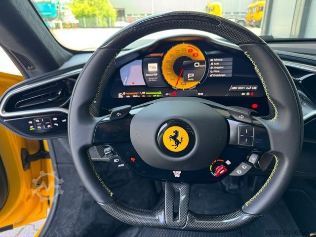 Van FERRARI 296 GTB Coupe