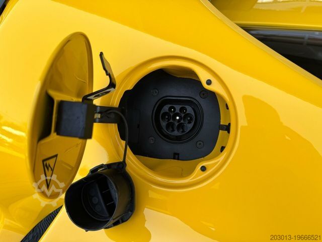 Van FERRARI 296 GTB Coupe