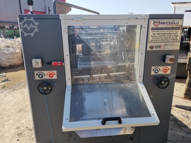 Folie,Textilien,Fischernetz,BIG-BAG's Schere. Guillotine. MIHCIOGLU MAKINE MCT 60