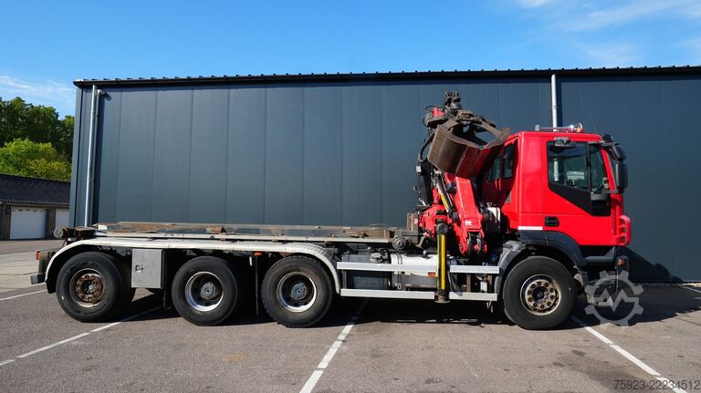 Crane truck Iveco Trakker 410 8x4 Cable system with Crane