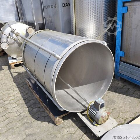 700 Liter Rührwerksbehälter aus V4A mit Propellerrührwerk  9096