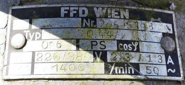 700 Liter Rührwerksbehälter aus V4A mit Propellerrührwerk  9096