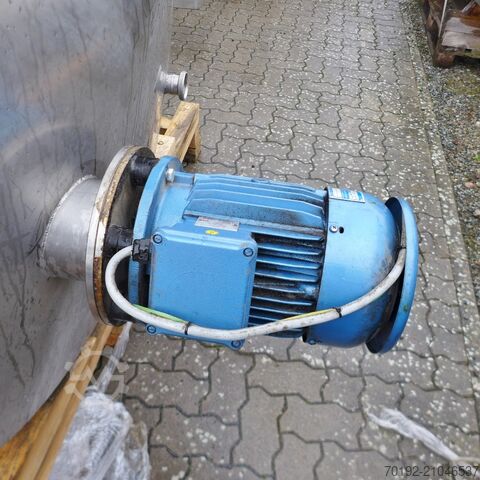 6000 Liter Rührwerksbehälter aus V2A mit Propellerrührwerk  9045