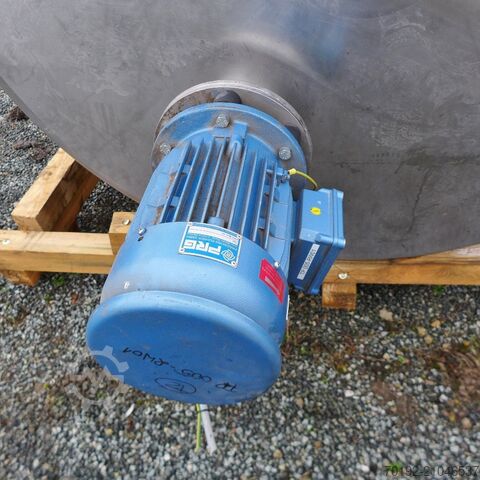 6000 Liter Rührwerksbehälter aus V2A mit Propellerrührwerk  9045