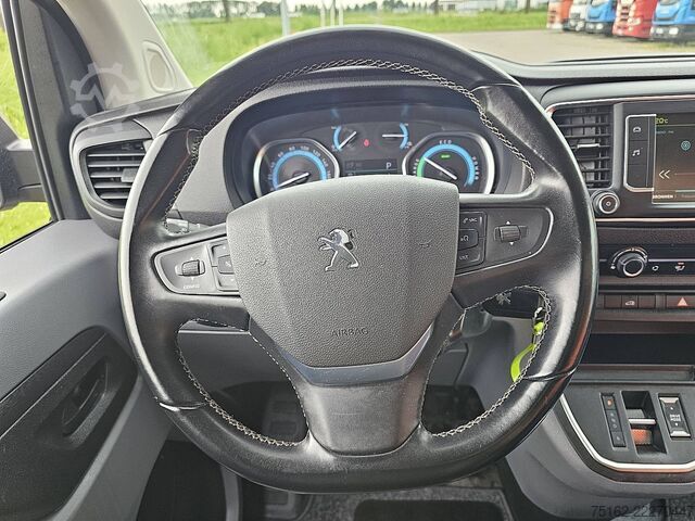 High-roof van PEUGEOT E-EXPERT L2 75kWH 330Km WLTP